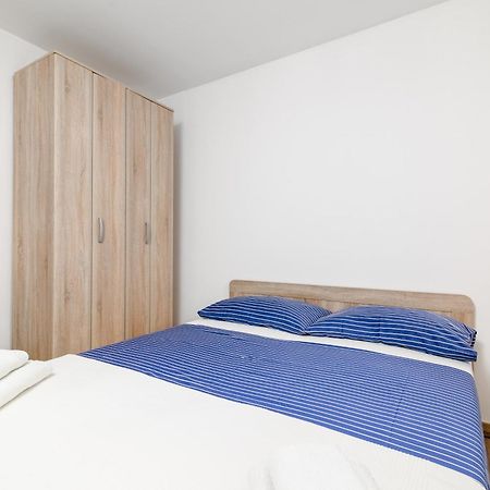 Apartments With A Parking Space Premantura, Medulin - 2228 Rom bilde